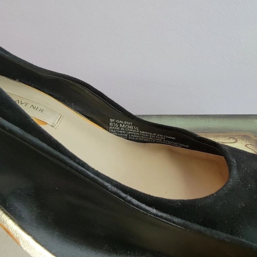 Saks Fifth Ave Galent Black Suede Pump Size 6 1/2